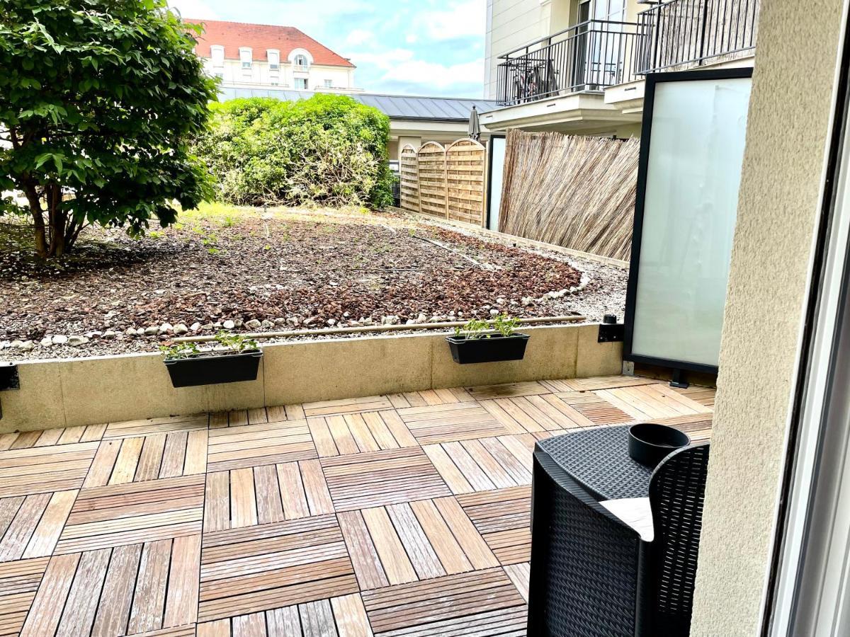 Studio Disneyland Paris 2 - Terrasse Bussy-Saint-Georges Exterior photo